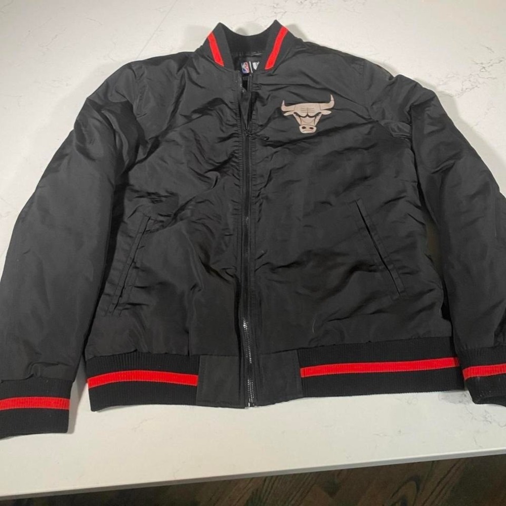 NBA Chicago Bulls Puffer Jacket Black Red Full Zip Bomber Coat Men's Medium